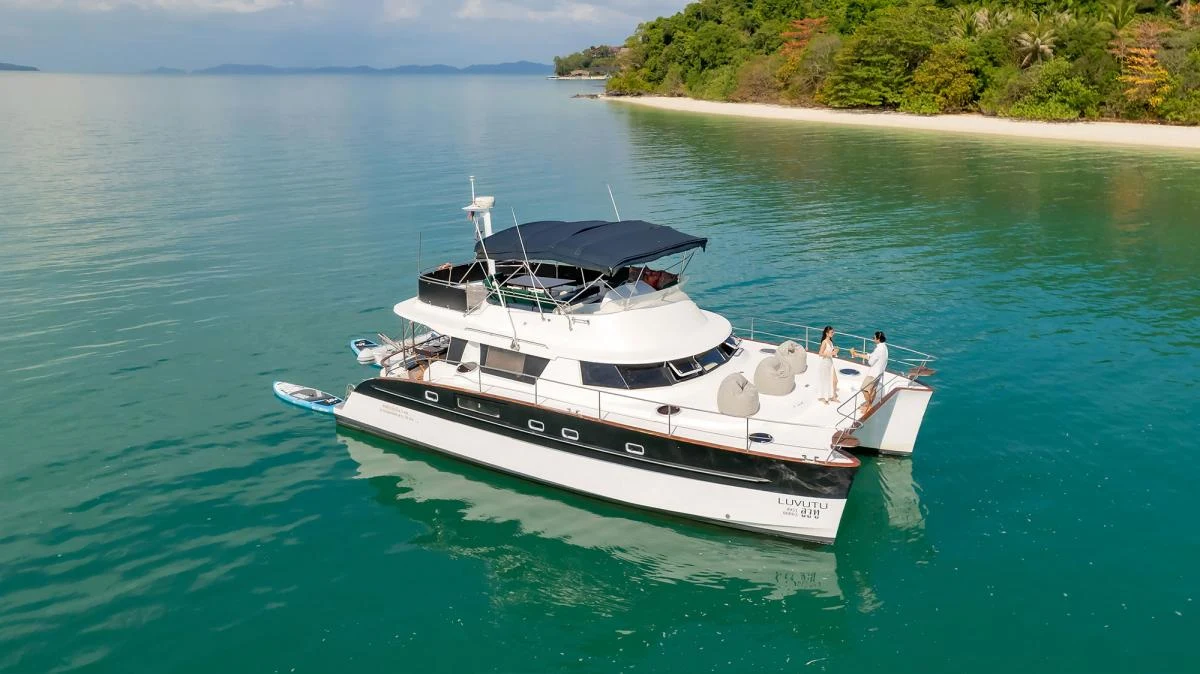 Fountaine Pajot 47ft — 1