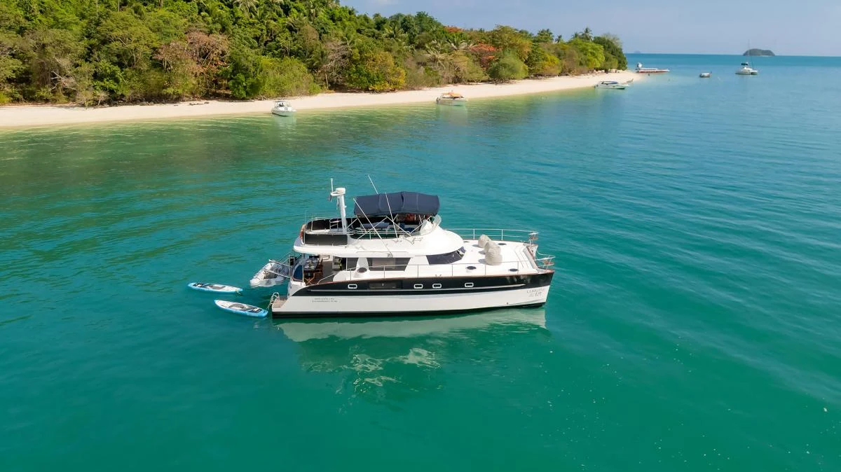 Fountaine Pajot 47ft — 2