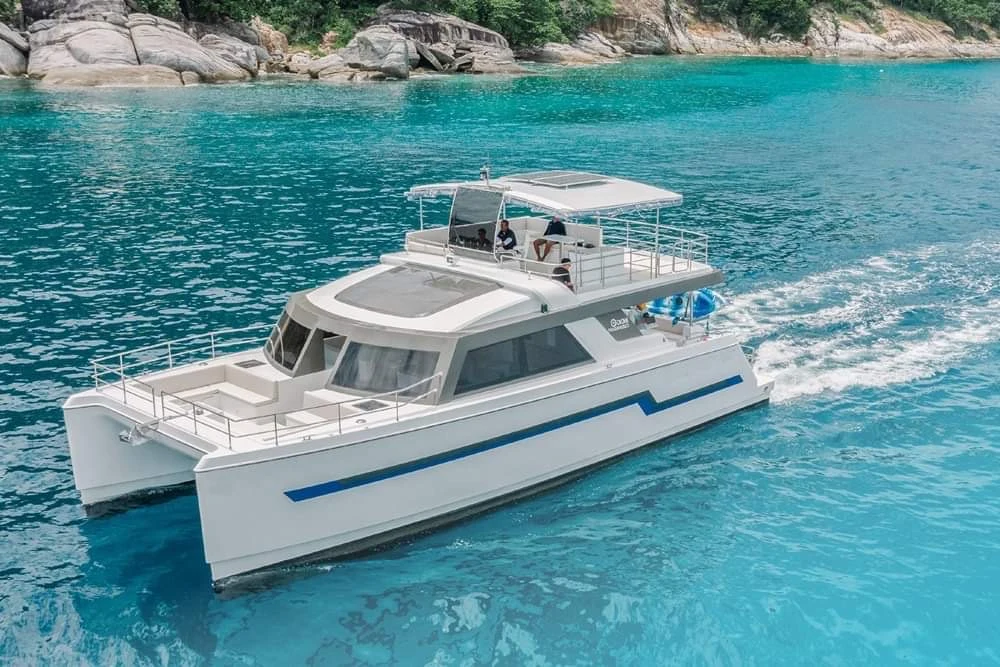 Power Catamaran 53ft — 1